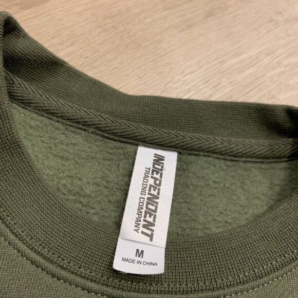 Noah Kahan 2024 Tour Stick Season Forever Crewneck Sweatshirt Men's Medium Green - Picture 4 of 7